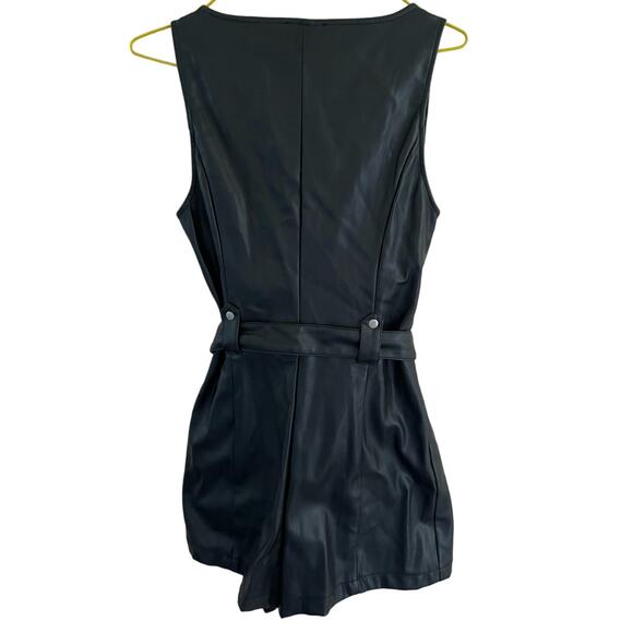 Venus Size 4‎ Black Faux Leather Romper-Grunge Exposed Zipper V-Neck Self Tie - Picture 6 of 9